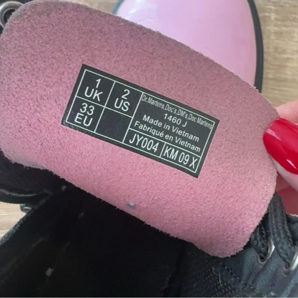 Dr. Martens‎ Girls Junior 1460 Pink Patent Leather Boots Size 2